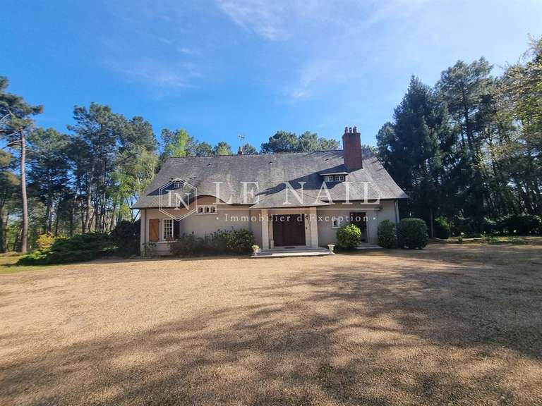 Maison Tours - 7 chambres - 303m²