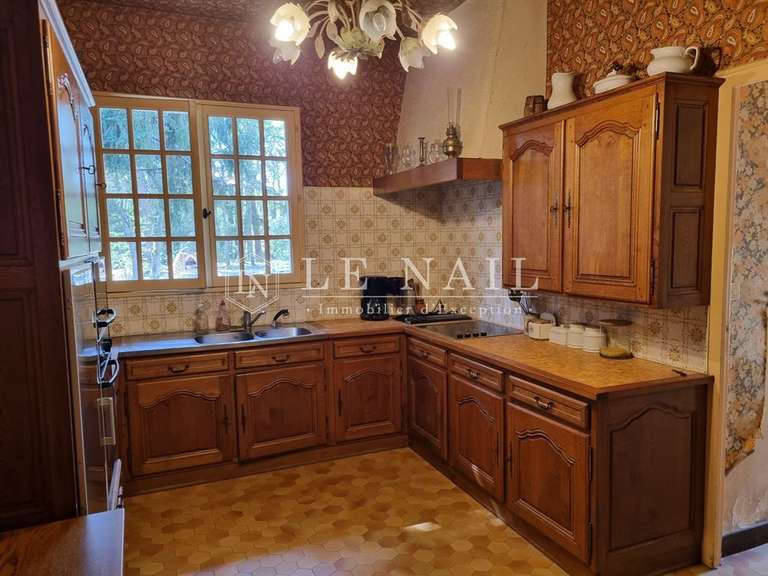 Maison Tours - 7 chambres - 303m²