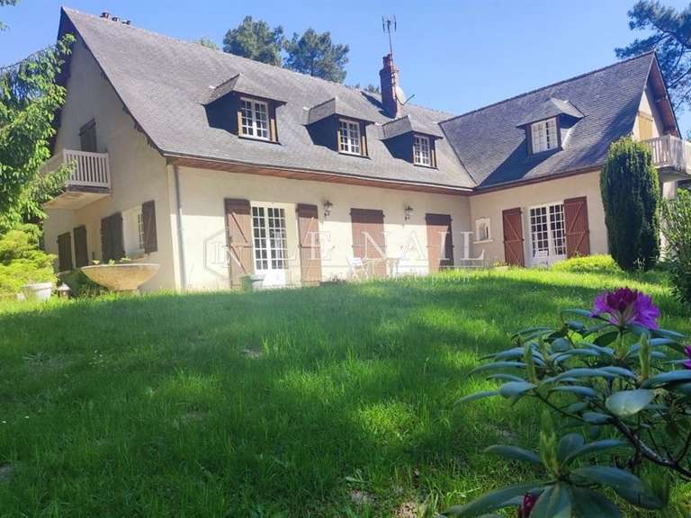Maison Tours - 7 chambres - 303m²