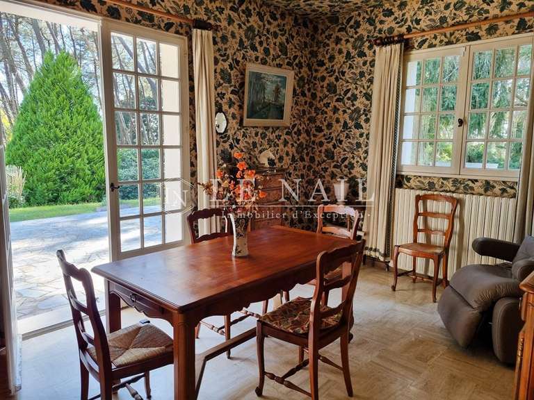 Maison Tours - 7 chambres - 303m²