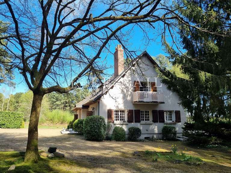 Maison Tours - 7 chambres - 303m²