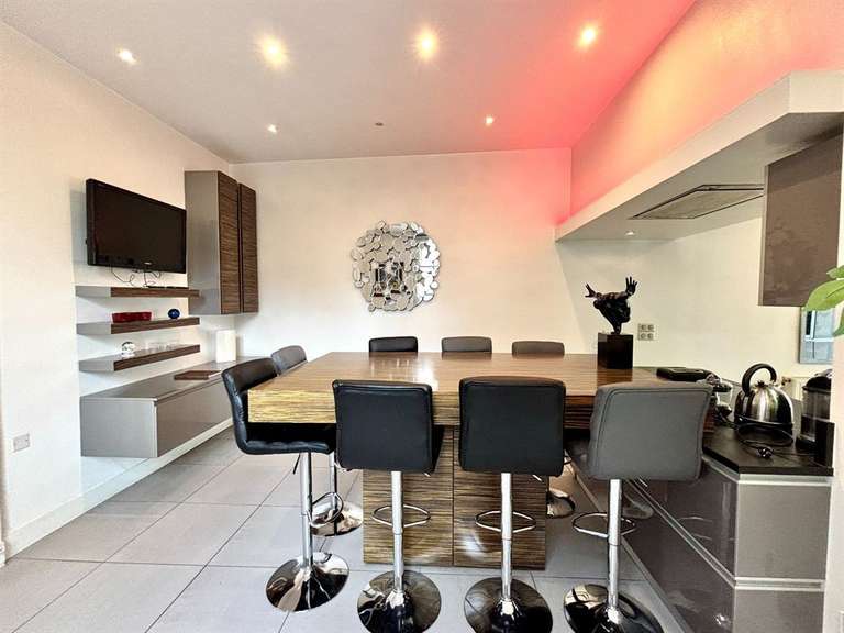 Maison Tours - 4 chambres - 214m²