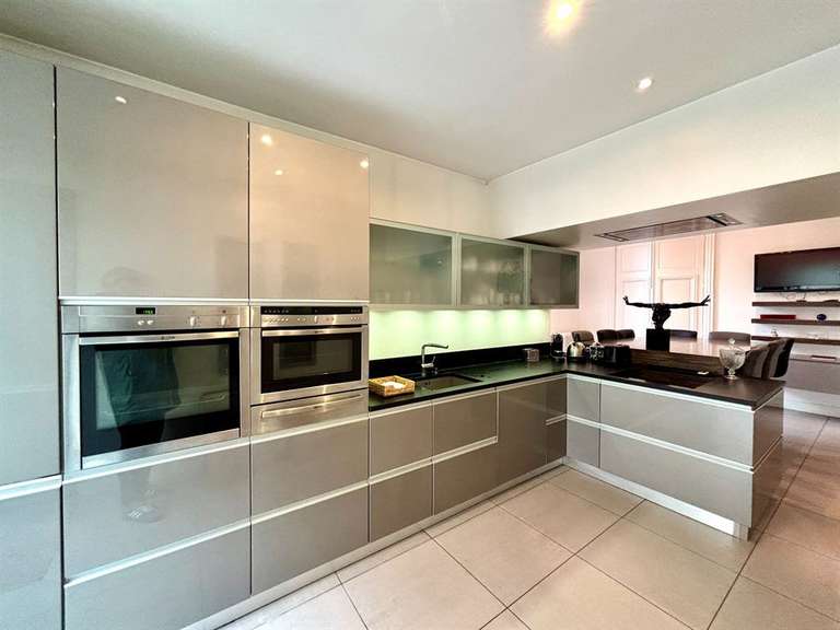 Maison Tours - 4 chambres - 214m²