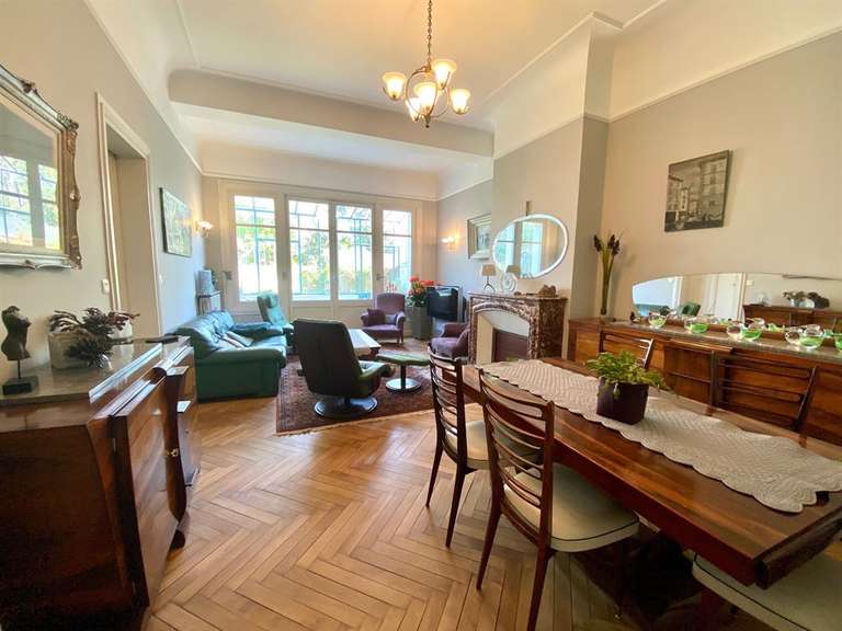 House Tours - 5 bedrooms - 212m²