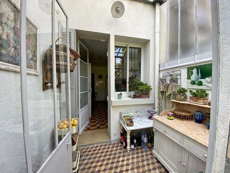 House Tours - 5 bedrooms - 212m²