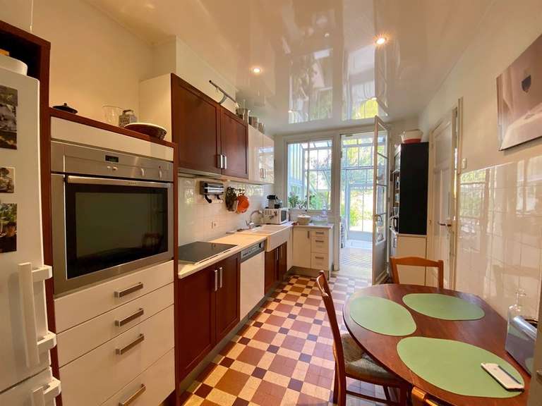 House Tours - 5 bedrooms - 212m²