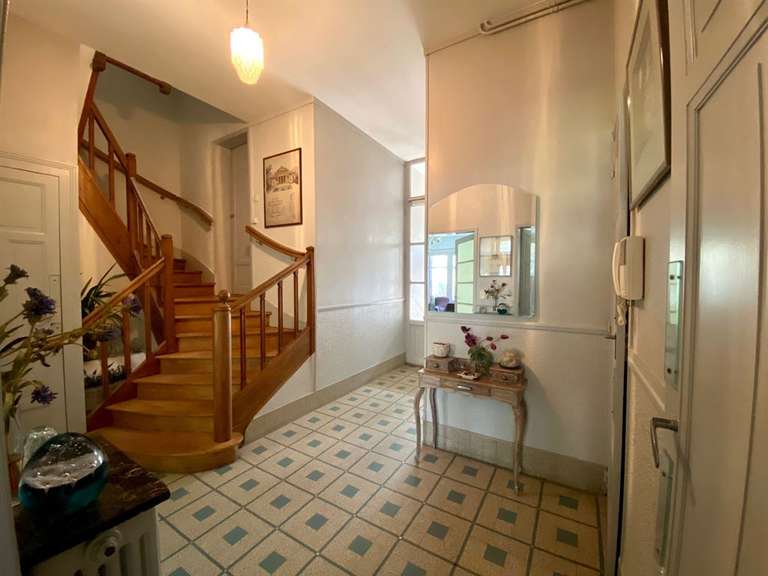 House Tours - 5 bedrooms - 212m²