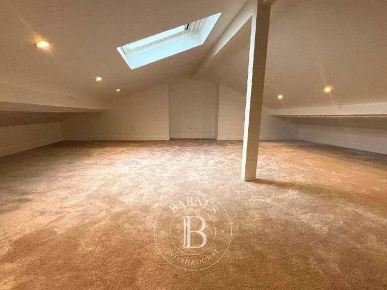 Maison Tours - 5 chambres - 176m²