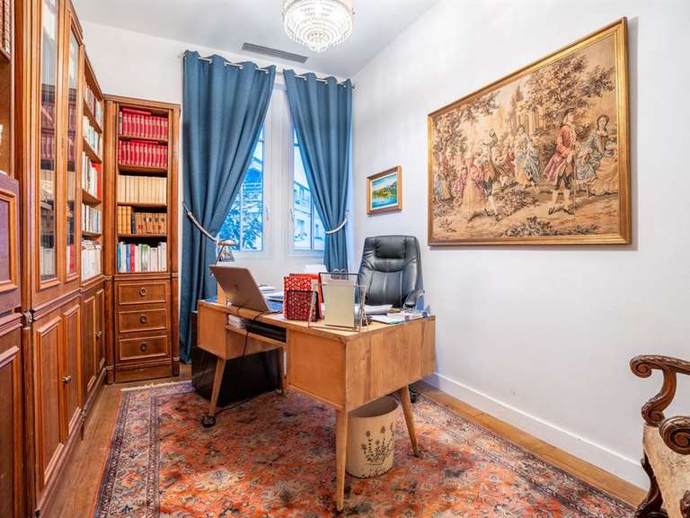 Maison Tours - 7 chambres - 265m²