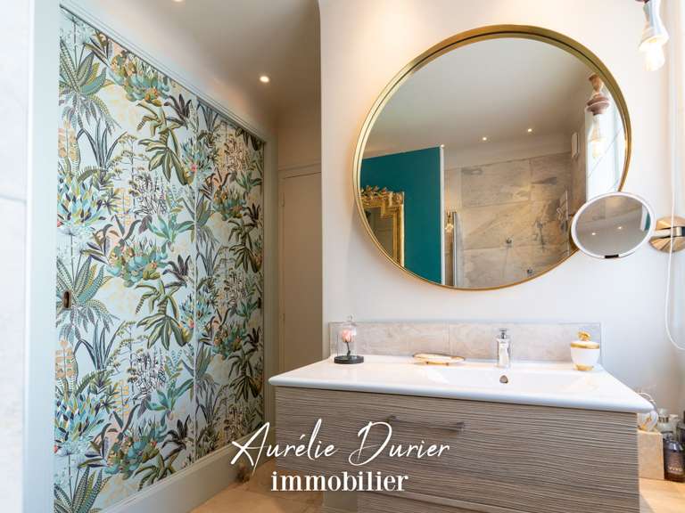 House Tours - 5 bedrooms - 240m²