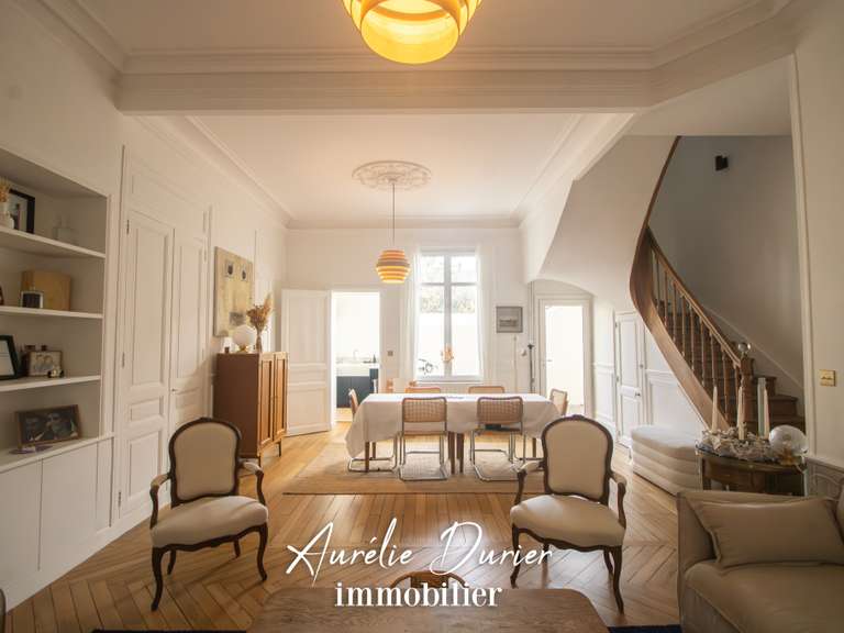 Maison Tours - 6 chambres - 176m²