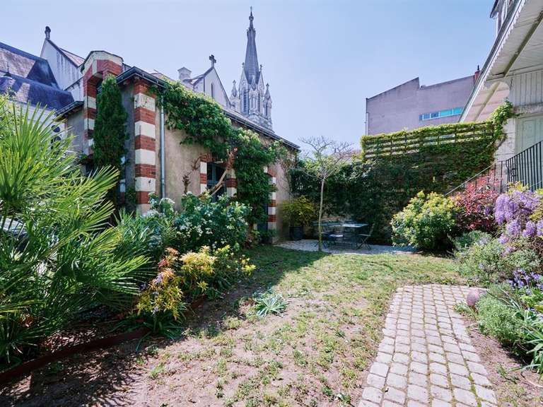 Maison Tours - 7 chambres - 328m²