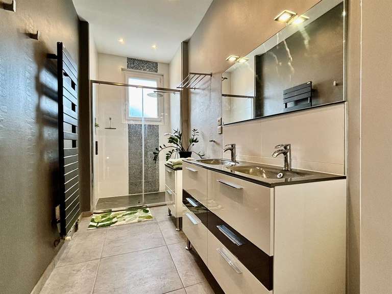 Maison Tours - 4 chambres - 208m²