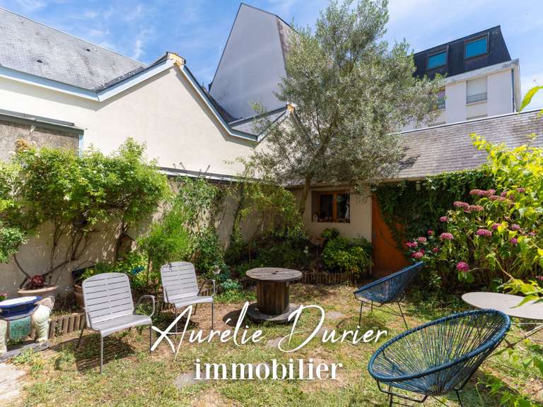 House Tours - 2 bedrooms - 161m²
