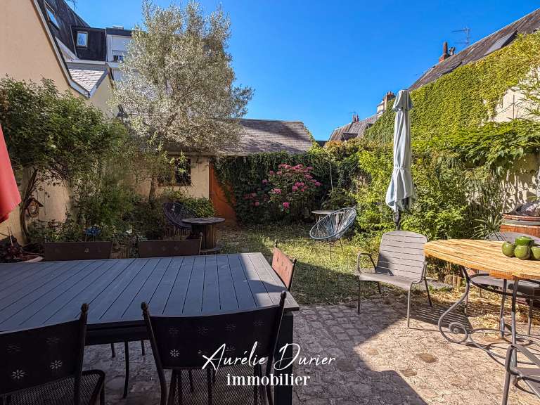 House Tours - 2 bedrooms - 161m²
