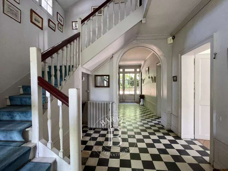 Propriété Tours - 9 chambres - 390m²