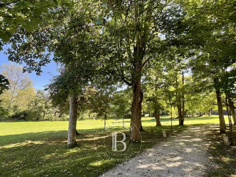 Propriété Tours - 1600m²