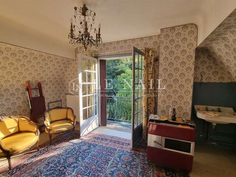 Property Tours - 6 bedrooms - 150m²