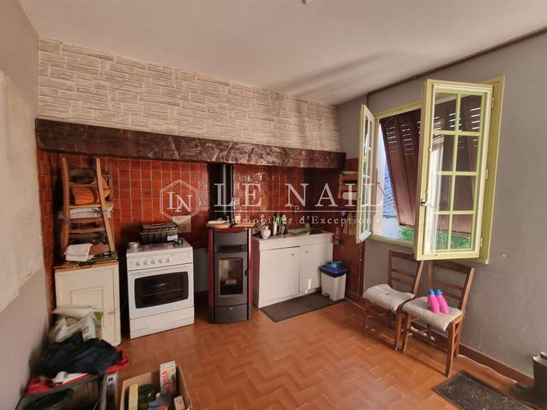 Property Tours - 6 bedrooms - 150m²