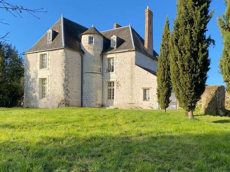Property Tours - 8 bedrooms - 440m²