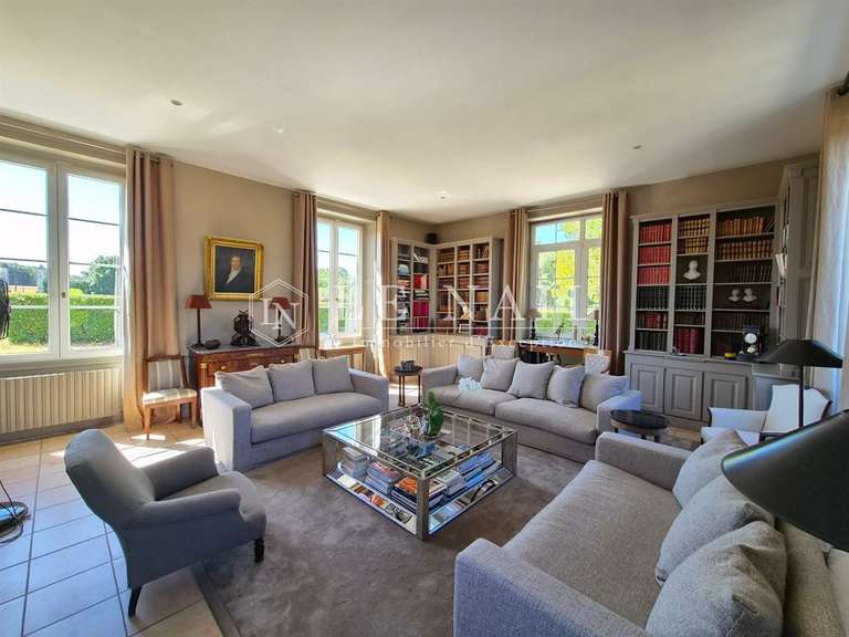 Propriété Tours - 6 chambres - 288m²