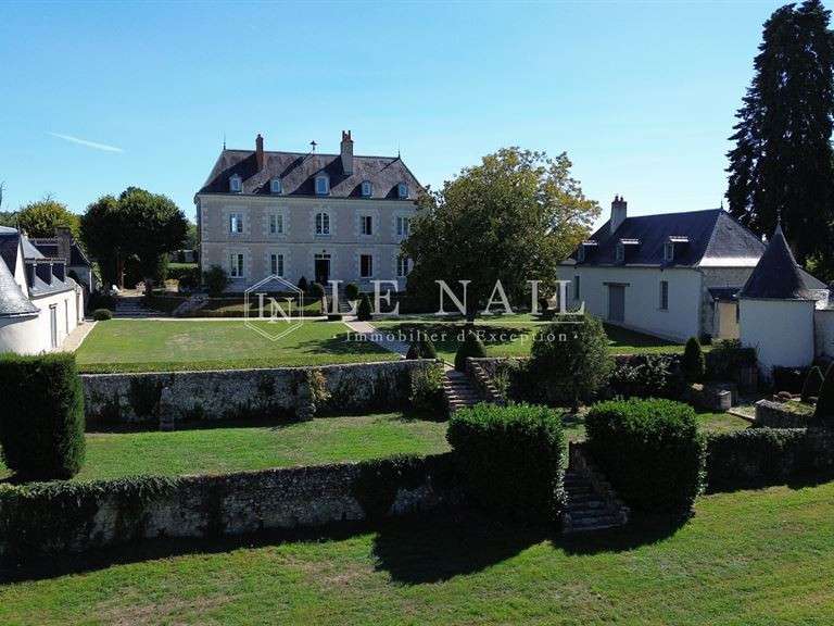 Propriété Tours - 6 chambres - 288m²
