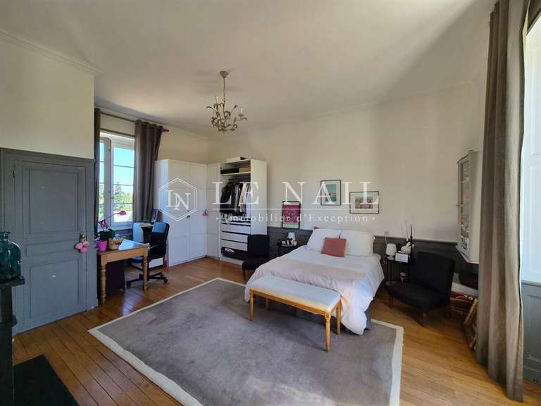 Propriété Tours - 6 chambres - 288m²