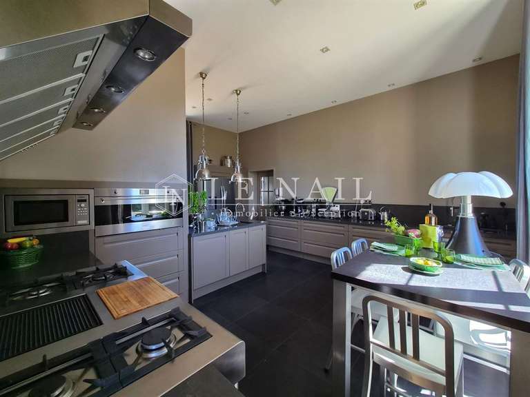 Propriété Tours - 6 chambres - 288m²