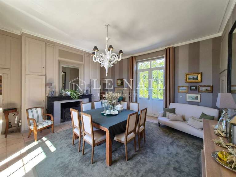 Propriété Tours - 6 chambres - 288m²