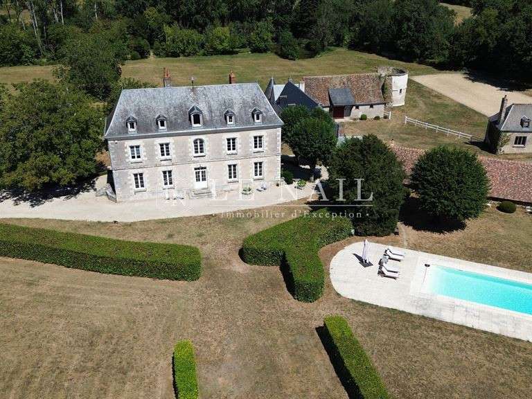 Propriété Tours - 6 chambres - 288m²