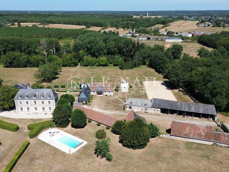 Propriété Tours - 6 chambres - 288m²
