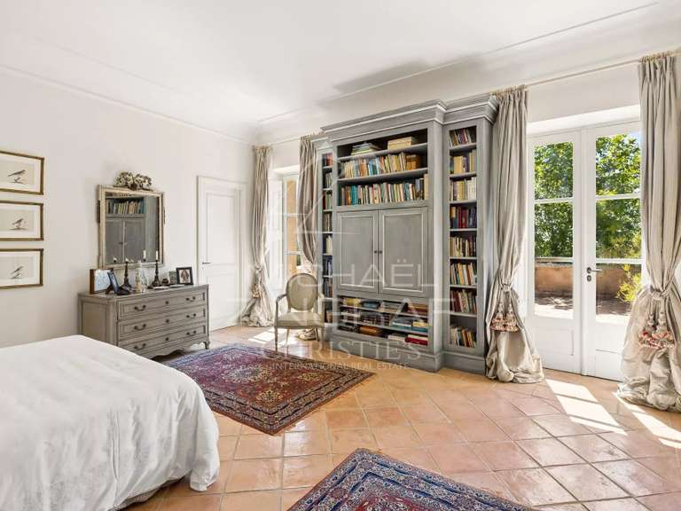 Château Tourtour - 12 chambres - 1155m²