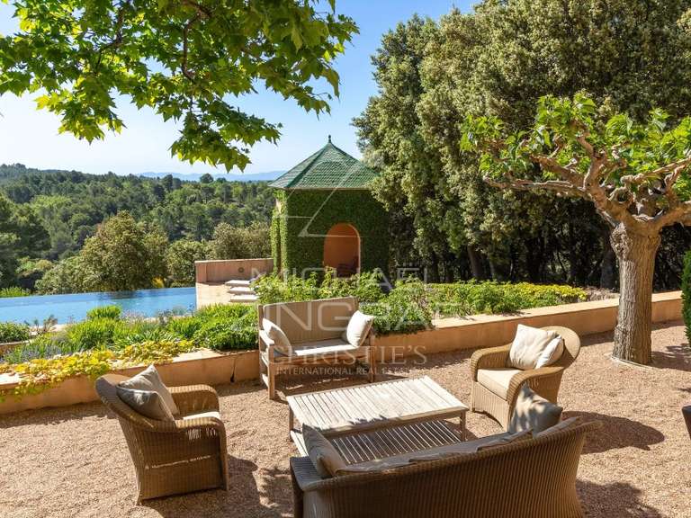 Castle Tourtour - 12 bedrooms - 1155m²
