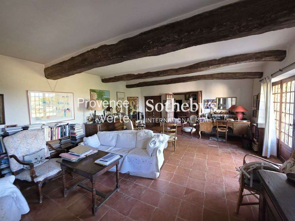 Maison Tourtour