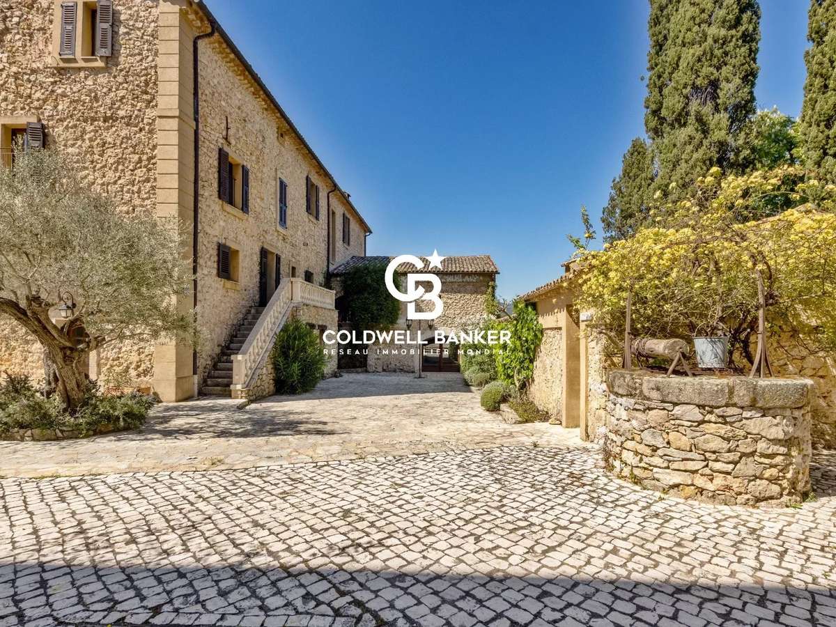 Maison Tourtour