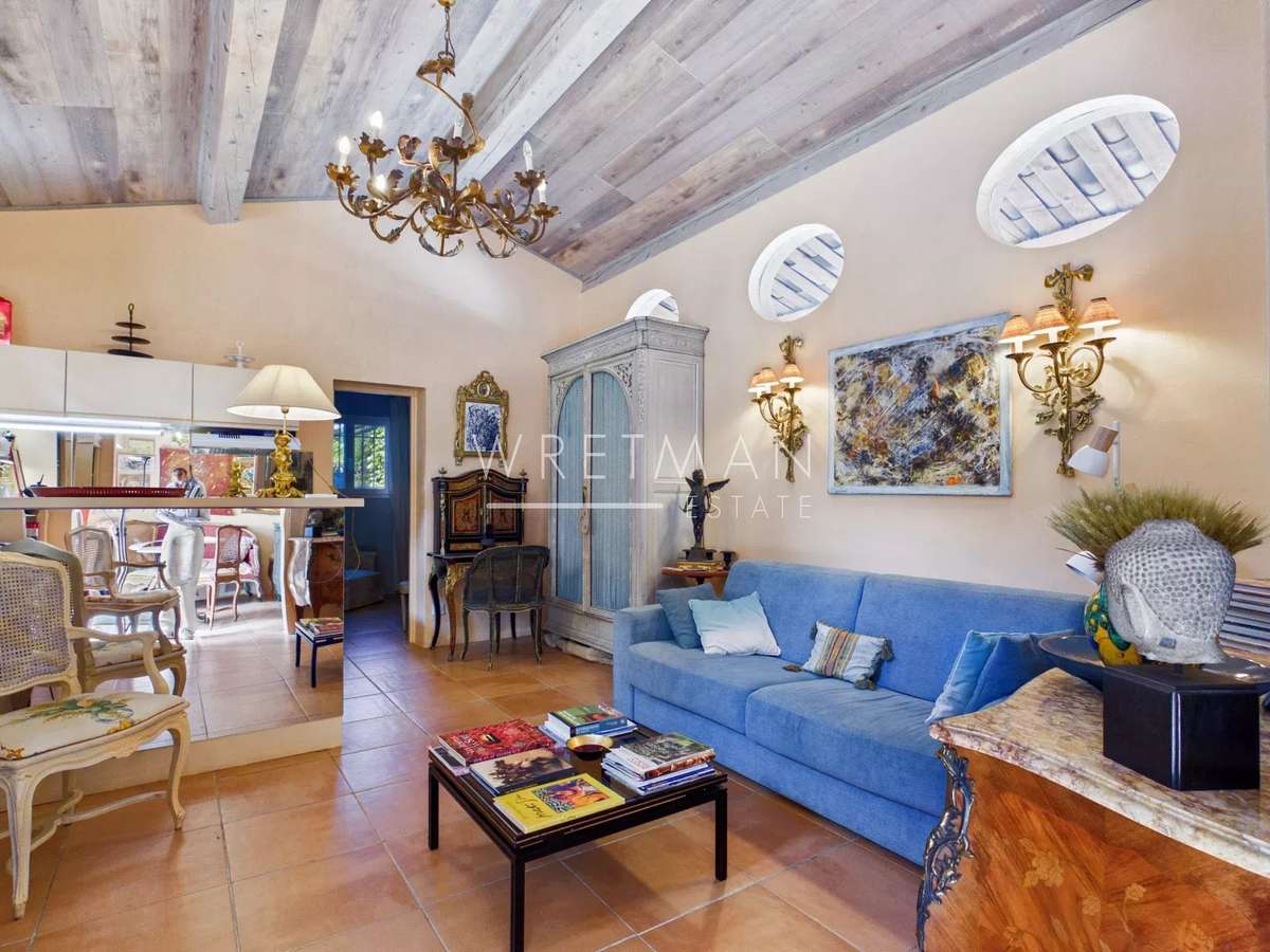 Maison Tourtour