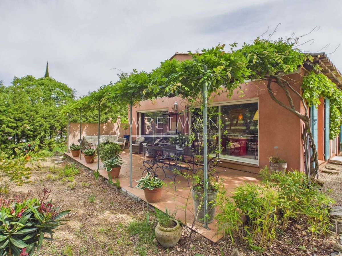Maison Tourtour