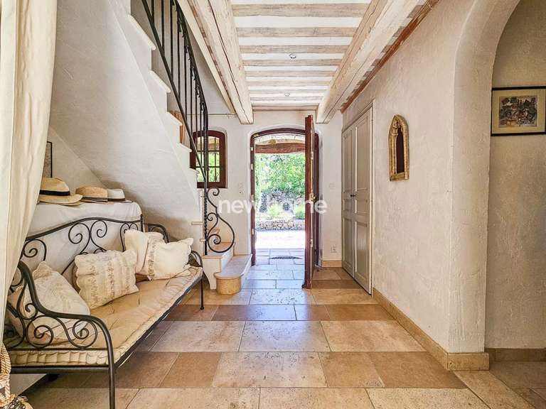 Maison Tourtour - 3 chambres - 257m²