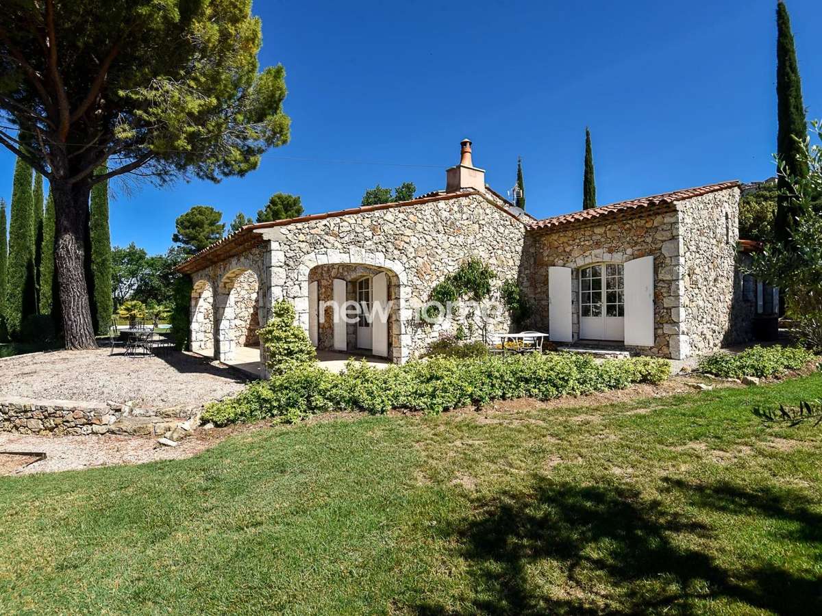 Maison Tourtour