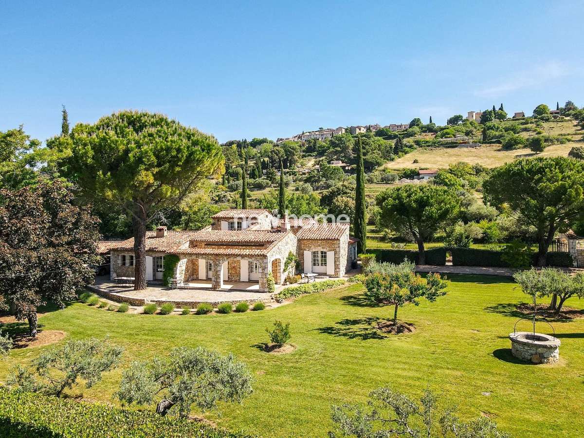 Maison Tourtour