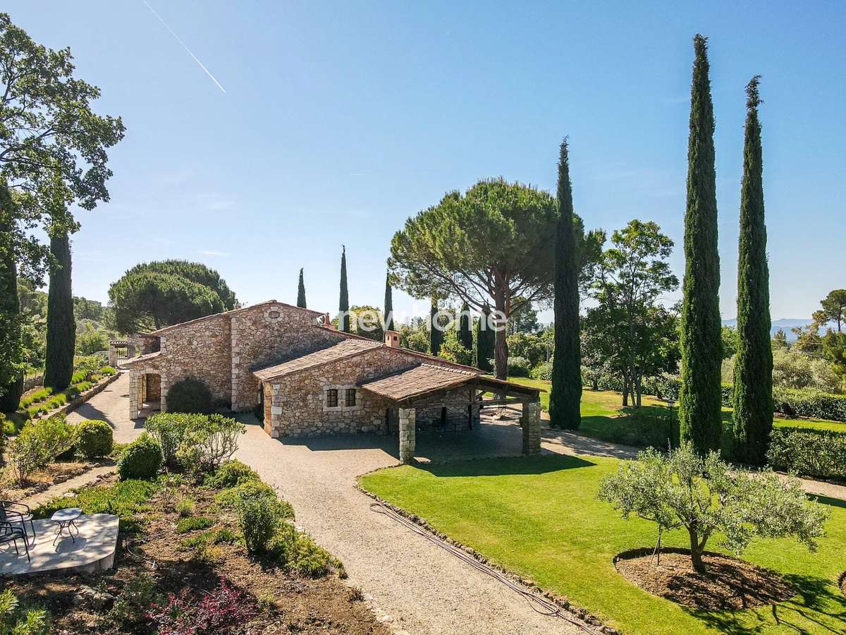 Maison Tourtour