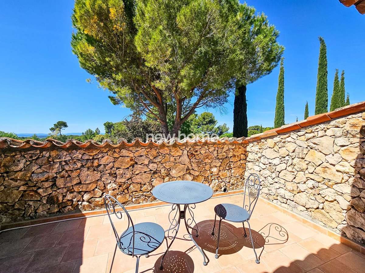 Maison Tourtour