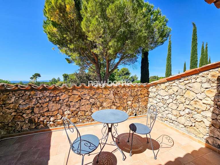 Maison Tourtour - 3 chambres - 257m²