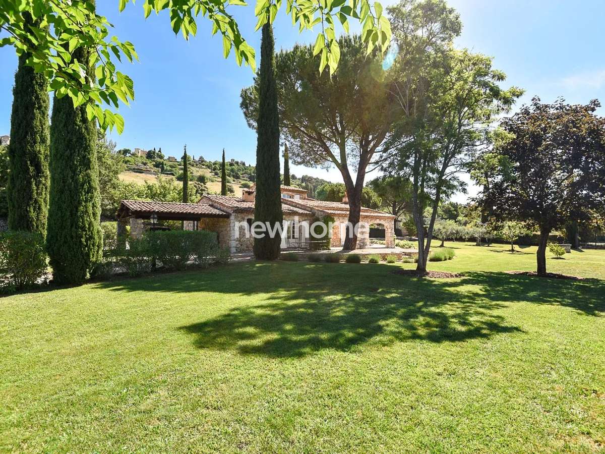 Maison Tourtour