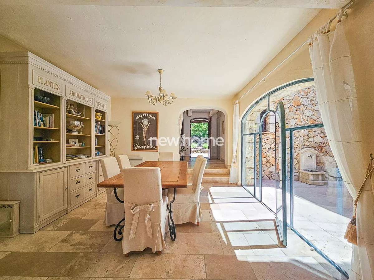 Maison Tourtour