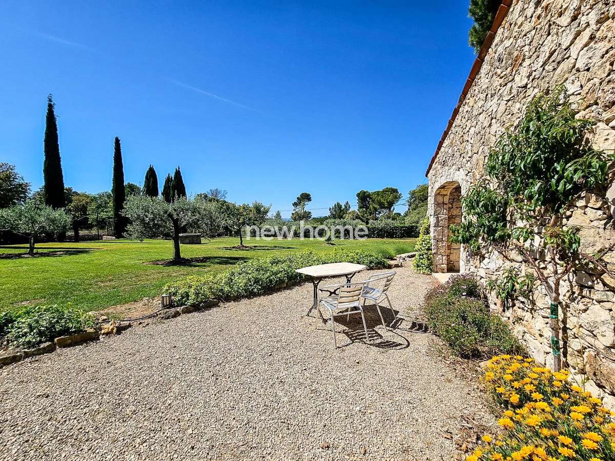 Maison Tourtour