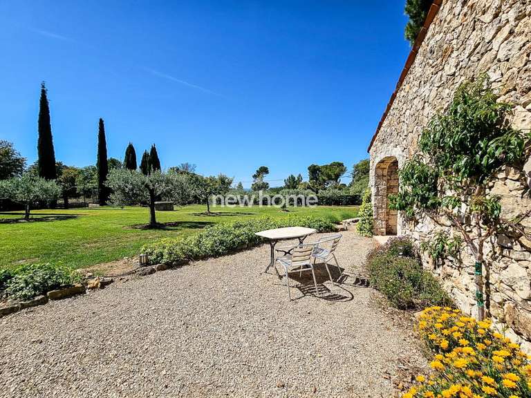 Maison Tourtour - 3 chambres - 257m²