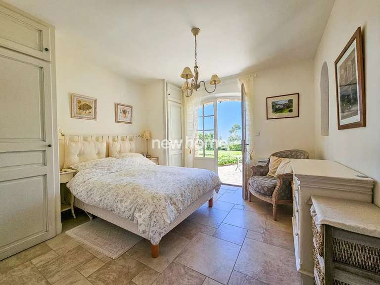 Maison Tourtour - 3 chambres - 257m²