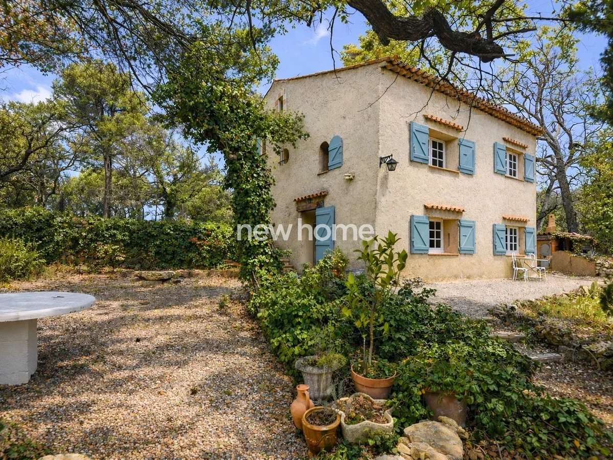 Maison Tourtour