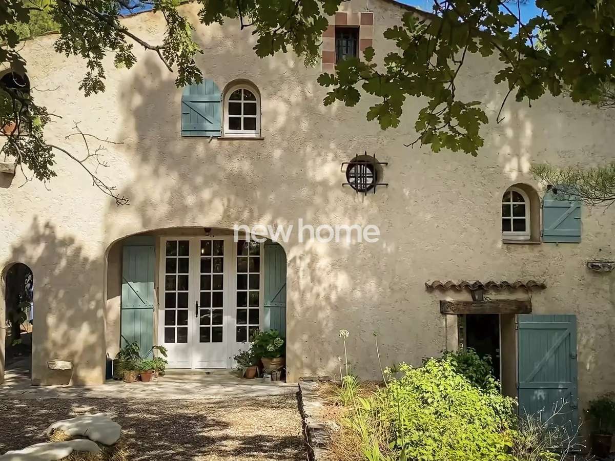 Maison Tourtour